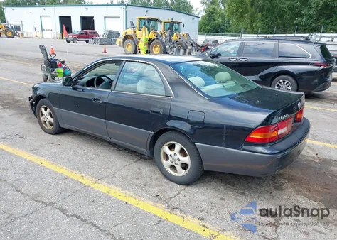 1997 Lexus Es 300 z USA, uszkodzony, nr VIN JT8BF22G3V0002456